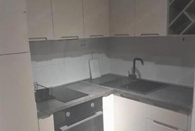 Garsonieră în Titan