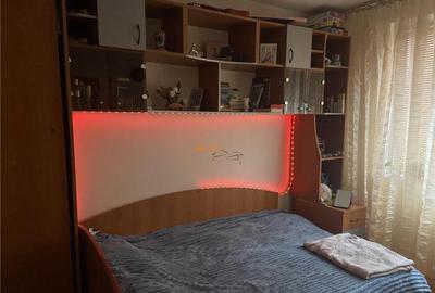 Garsoniera de , cartier Gara , 32 mp , decomandata , et 2/4 - 6