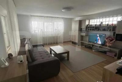 Casă cu 4 camere cu Teren 4472 Mp în Central - 1