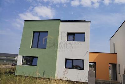 Duplex cu 3 camere cu Canalizare în Moșnița Nouă - 1