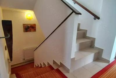 Casă cu 5 camere cu Teren 650 Mp în Corbeanca