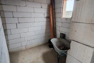 Casă cu 4 camere cu Teren 450 Mp în Malu Mare - 10