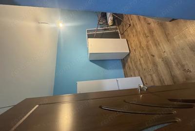 Vand apartament 3 camere etaj 4