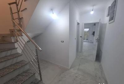 Casă cu 5 camere cu Teren 40 Mp în Gai - 7