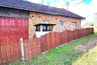 Casă cu 3 camere semidecomandat cu Teren 115 Mp în Cermei - 2