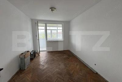 Apartament cu 2 camere semidecomandat în Rovine