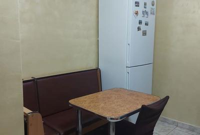 Apartament cu 4 camere decomandat în Lacu - 3