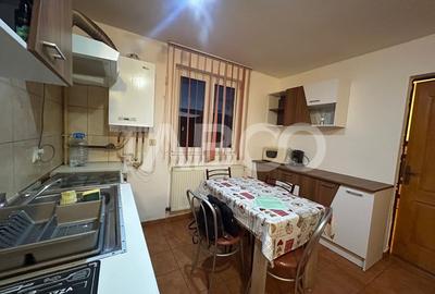 Apartament cu 4 camere decomandat, mobilat în Mihai Viteazul