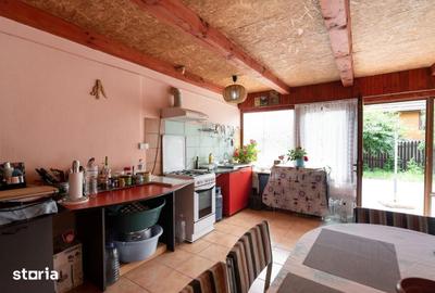Casă cu 3 camere cu Teren 700 Mp în Central - 1