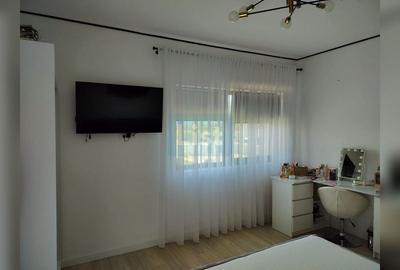 Casă cu 5 camere cu Canalizare în Central - 2