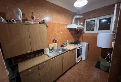 Garsonieră decomandată în Eroii Revoluției - 1