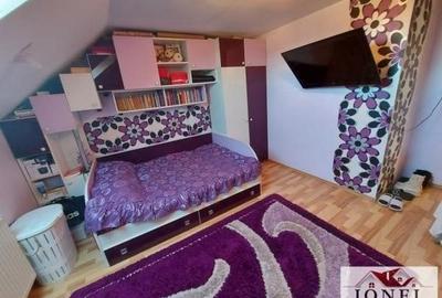Casă individuală cu 8 camere cu Canalizare în Central - 7