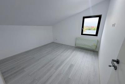Duplex cu 7 camere cu Canalizare în Sud - 6