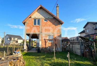 Casă individuală cu 4 camere cu Canalizare în Cristian - 8