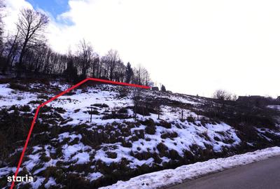 Teren de 1000 mp, în Petros - 1