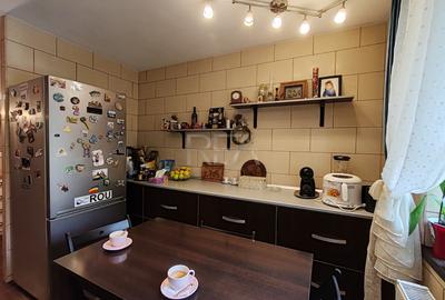 Apartament cu 3 camere decomandat în 13 Septembrie - 12