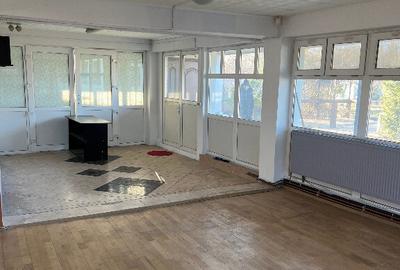 Casă cu 6 camere cu Canalizare în B-dul București - 9