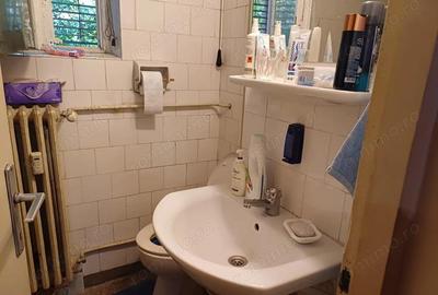 De vanzare apartament ultracentral cu 4 camere,bloc in asociatie - 3