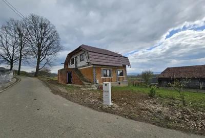 Casă cu 6 camere în Dănești - 2