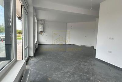 Spațiu comercial, de 42 mp, în Central - 3