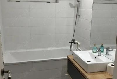 Apartament cu 3 camere semidecomandat în Nicolae Titulescu