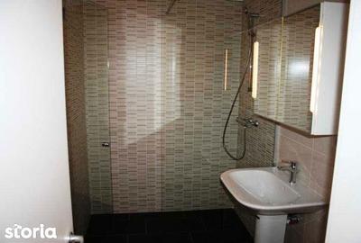 Apartament cu 4 camere în Lacul Tei