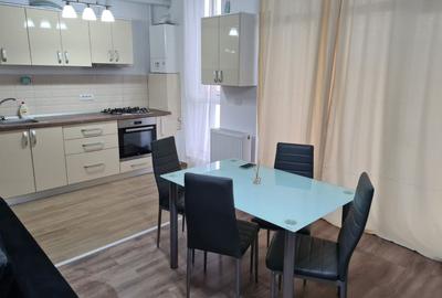 Apartament cu 2 camere decomandat în Complex Studențesc