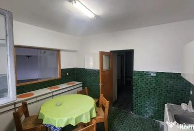 Apartament cu 3 camere decomandat în Cișmigiu