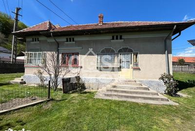 Casă cu 5 camere cu Teren 1187 Mp în Tătărani - 1