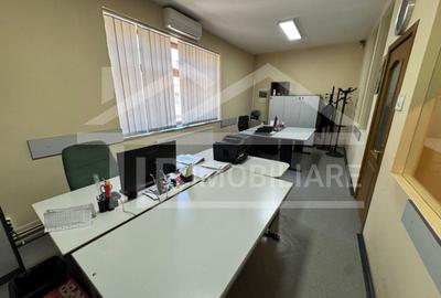 Apartament cu 4 camere decomandat în Central - 1