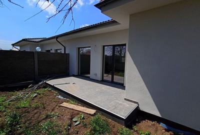 Duplex cu 3 camere cu Canalizare în Sânandrei - 4