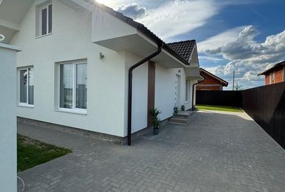 Casă individuală cu 2 camere cu Canalizare în Cihei - 1