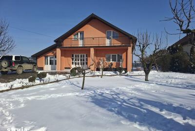 Casă cu 4 camere cu Teren 1000 Mp în Letea Veche - 1
