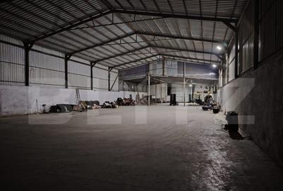 Spațiu comercial, de 1,100 mp, în Central