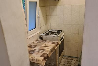 Inchiriez garsoniera zona Cet - 6