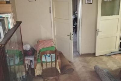 Apartament cu 3 camere semidecomandat în Floreasca
