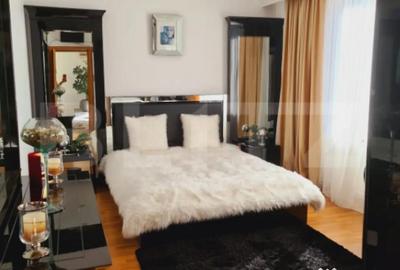 Casă cu 7 camere cu Teren 700 Mp în Central - 10