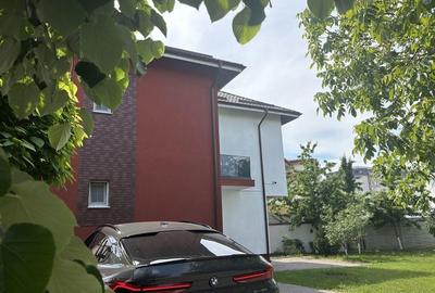 Casă individuală cu 5 camere cu Teren 460 Mp în Central