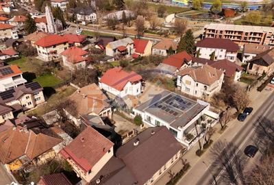 Casă cu 3 camere cu Teren 432 Mp în Central - 2