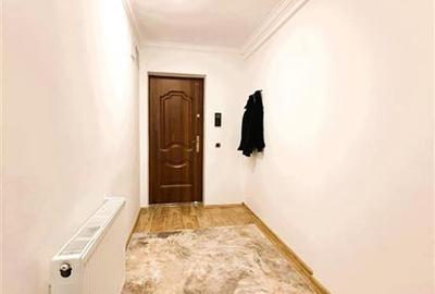 Apartament cu 3 camere decomandat, mobilat în Tractorul - 8