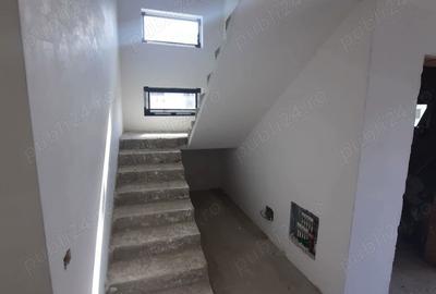 Casă cu 4 camere cu Teren 800 Mp în Bârnova - 2