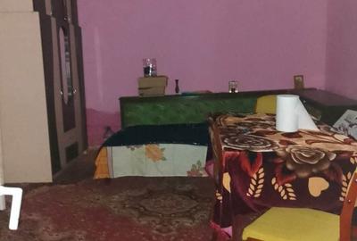Casă cu 4 camere cu Teren 1173 Mp în Schela - 1