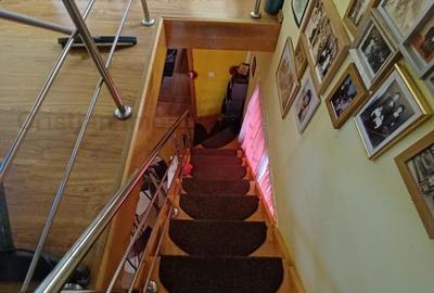 Casă cu 7 camere cu Canalizare în Central - 15