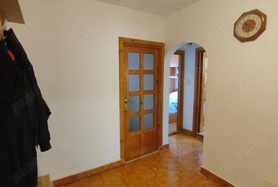 De vanzare apartament 3camere - 1