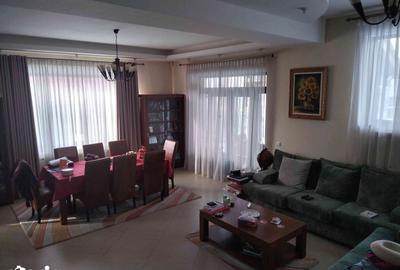 Casă cu 5 camere cu Teren 1000 Mp în Bucium