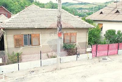 Casa pe un nivel in Medias, teren 533 mp, curte dreapta