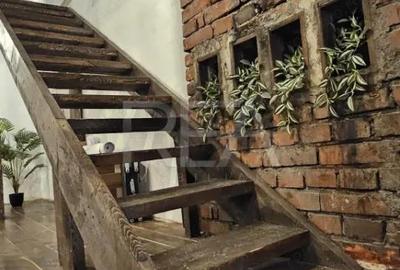 Casa de birouri de inchiriat 11 camere - 15