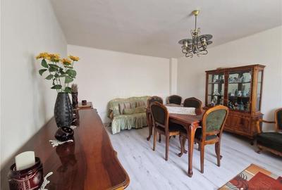 Casa pe sol, teren 318 mp, pretabila - clinica, locuinta - SIF - 1