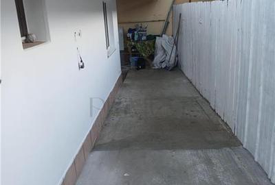 Duplex cu 4 camere cu Canalizare în Plopi - 9