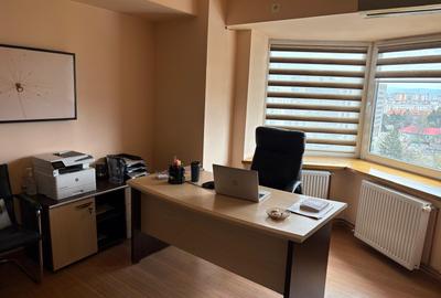 Apartament cu 4 camere decomandat în Centrul Civic